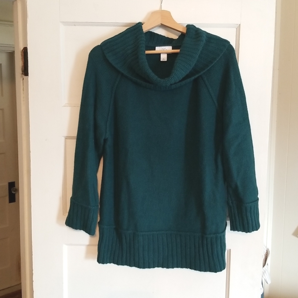 Cowl neck sweater with 3/4 sleeves